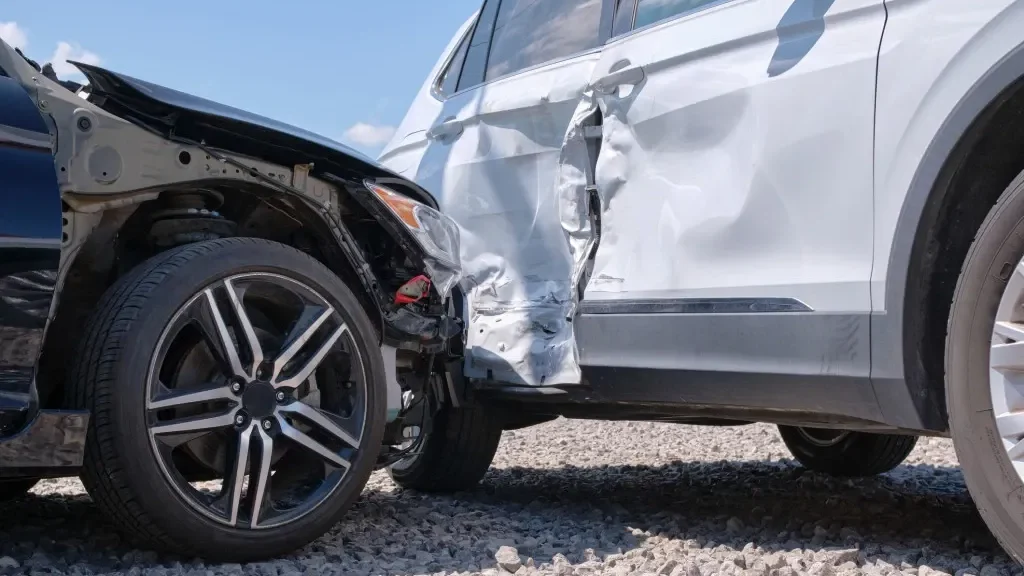A close up of a t-bone accident.