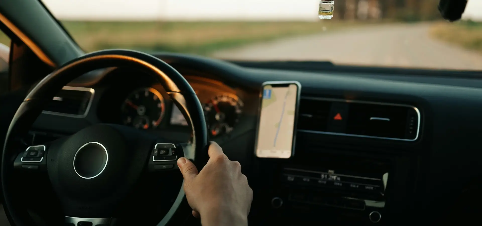 An Uber driver with a mounted phone.