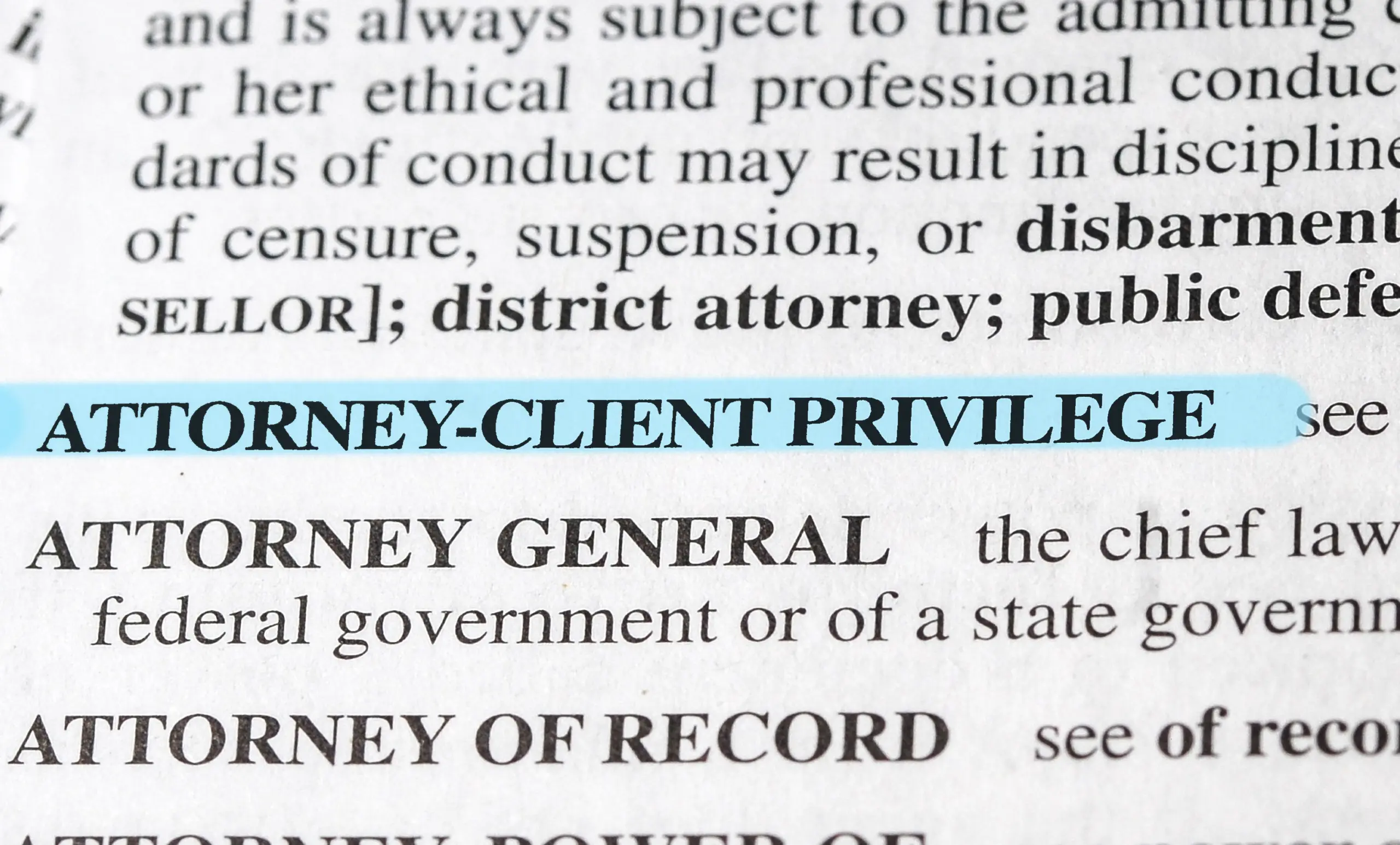 Definición del privilegio abogado-cliente (Attorney-Client Privilege):