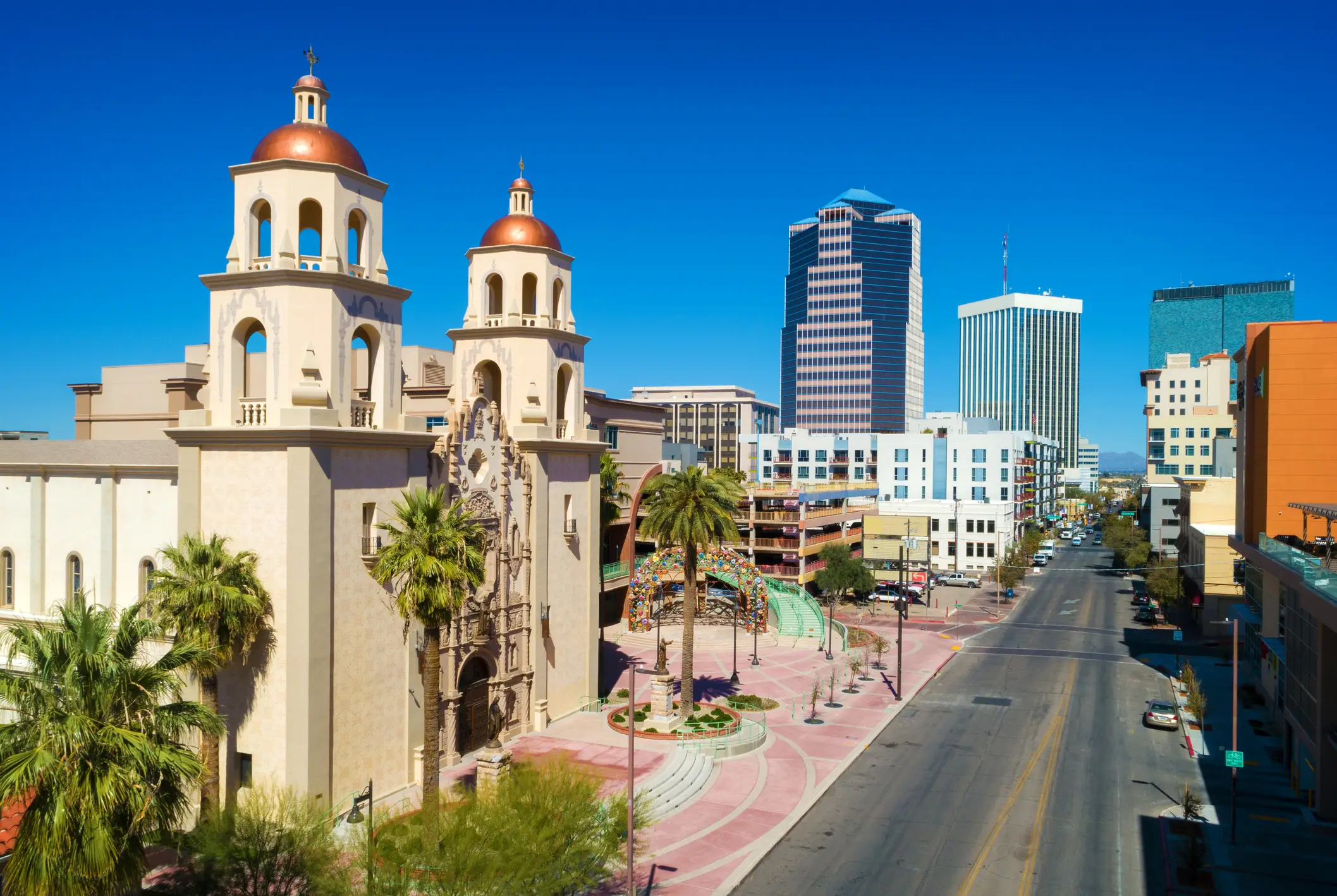 An overview of a Tucson intersection.