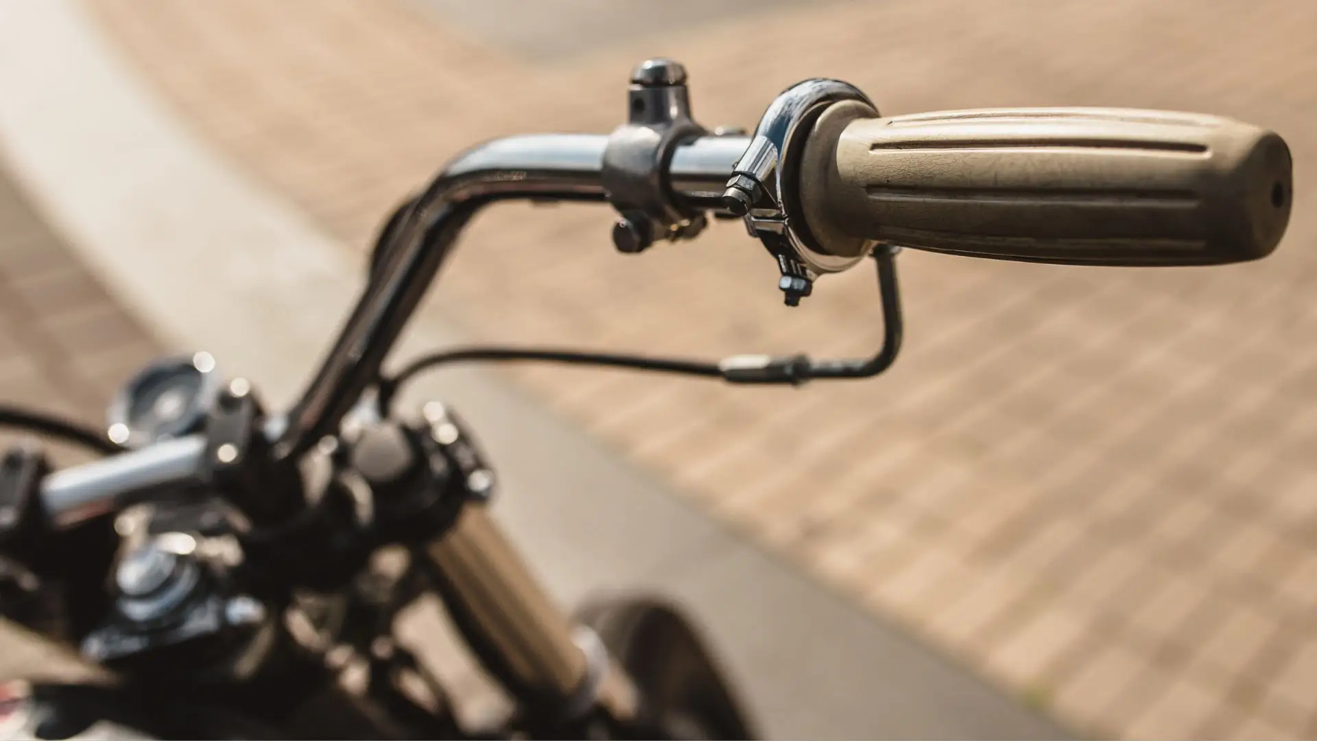 A tall handlebar on a motorcycle.